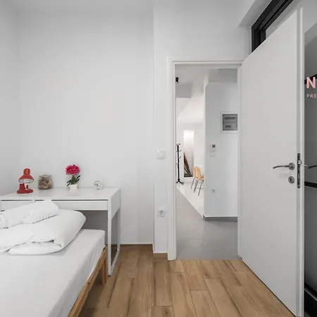 Pendente, Nilie Hospitality Mgmt 塞萨洛尼基